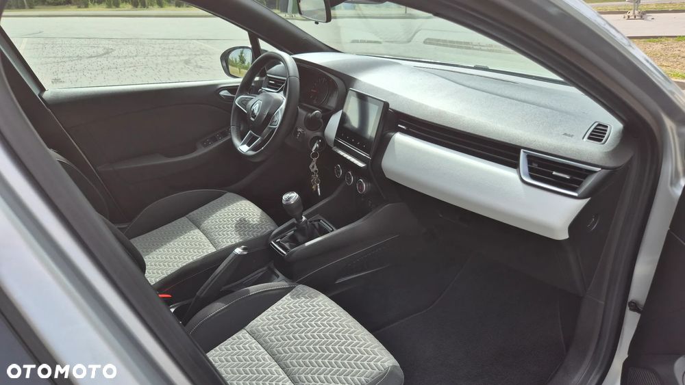 Renault Clio - 11