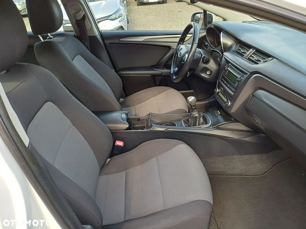 Toyota Avensis 1.8 Selection - 11