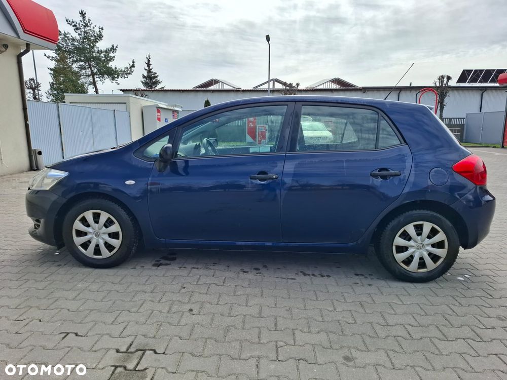 Toyota Auris 1.4 D-4D Terra - 11