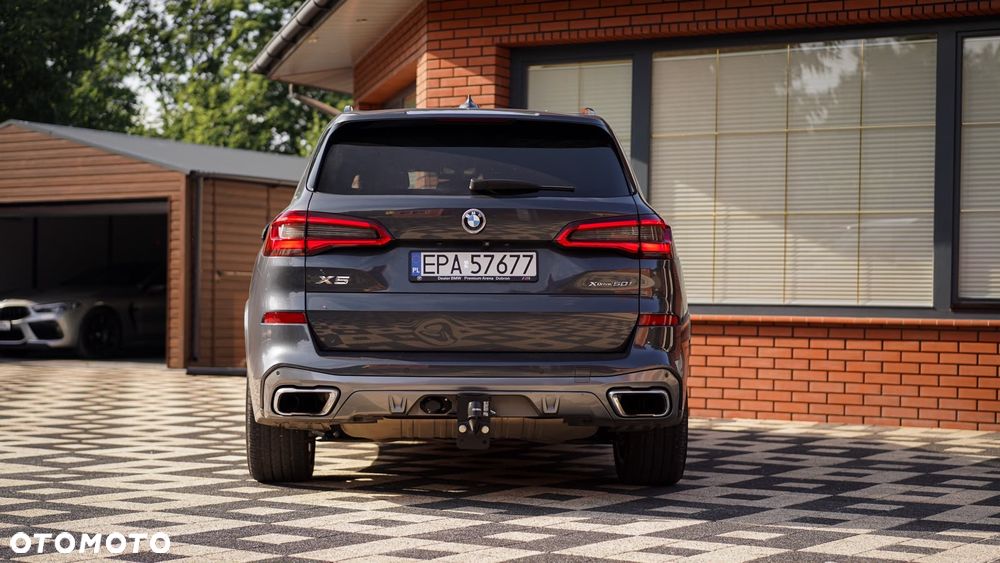 BMW X5 xDrive50i - 24