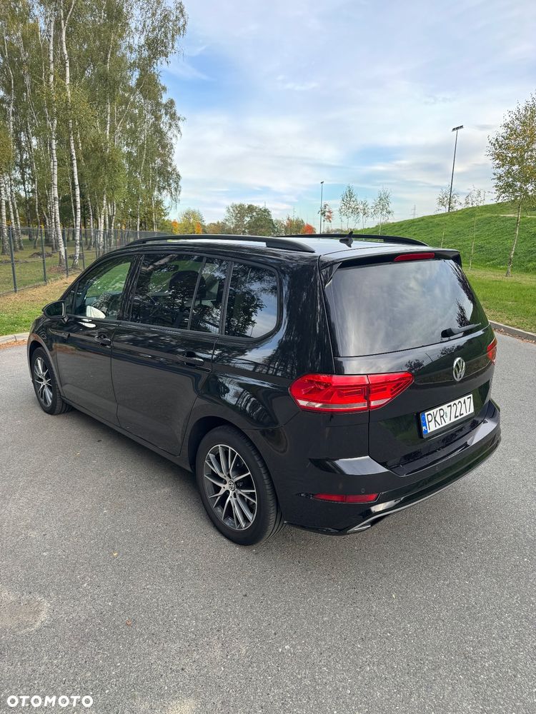Volkswagen Touran 2017 photo 3
