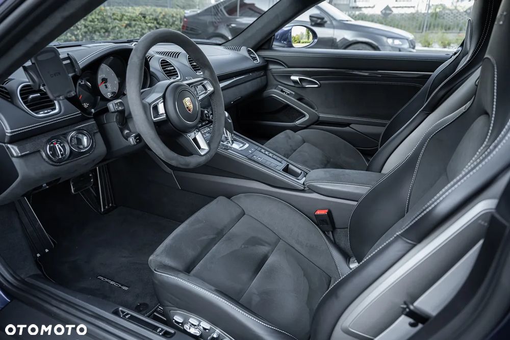 Porsche 718 Cayman - 14