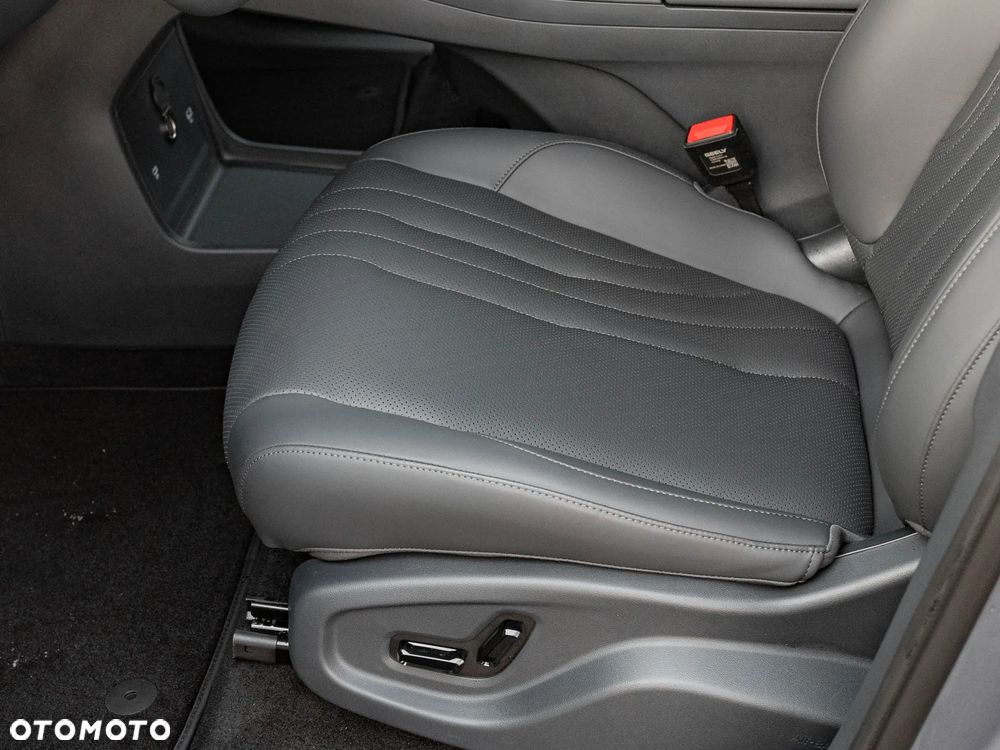 Geely Starray EM-i 1.5 PHEV Pro - 13