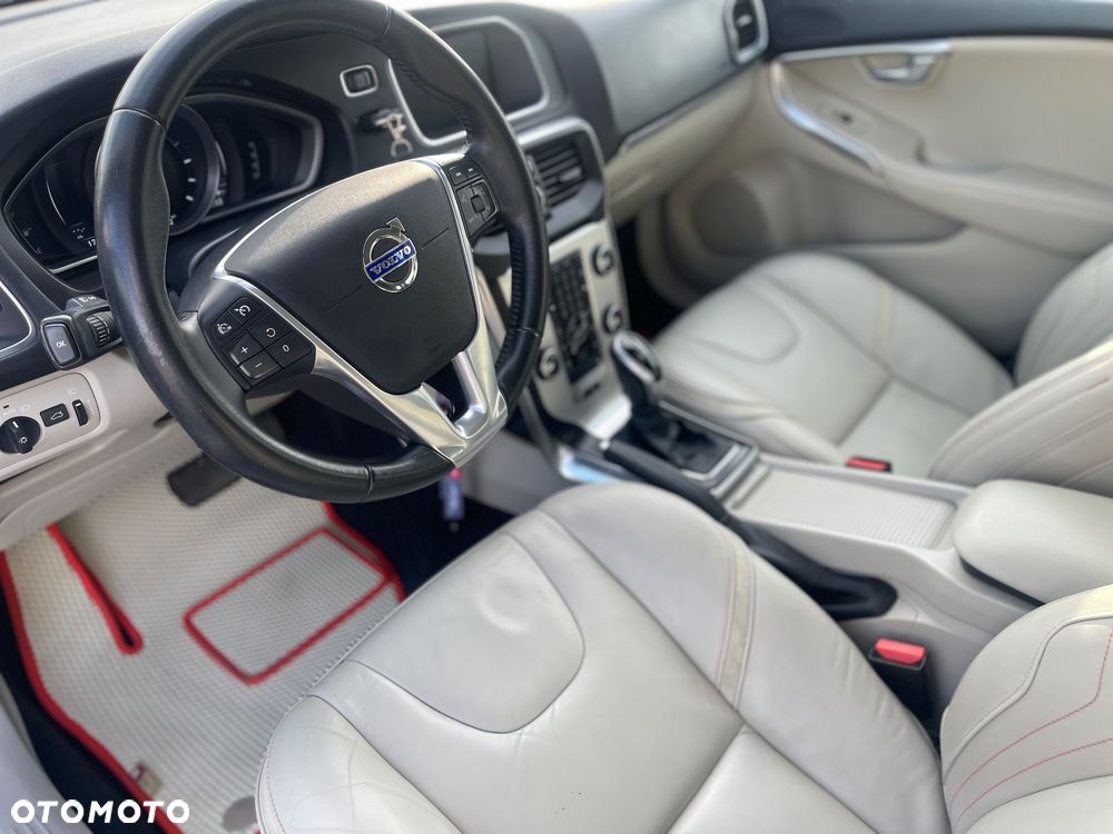 Volvo V40 D2 Drive-E Ocean Race - 18