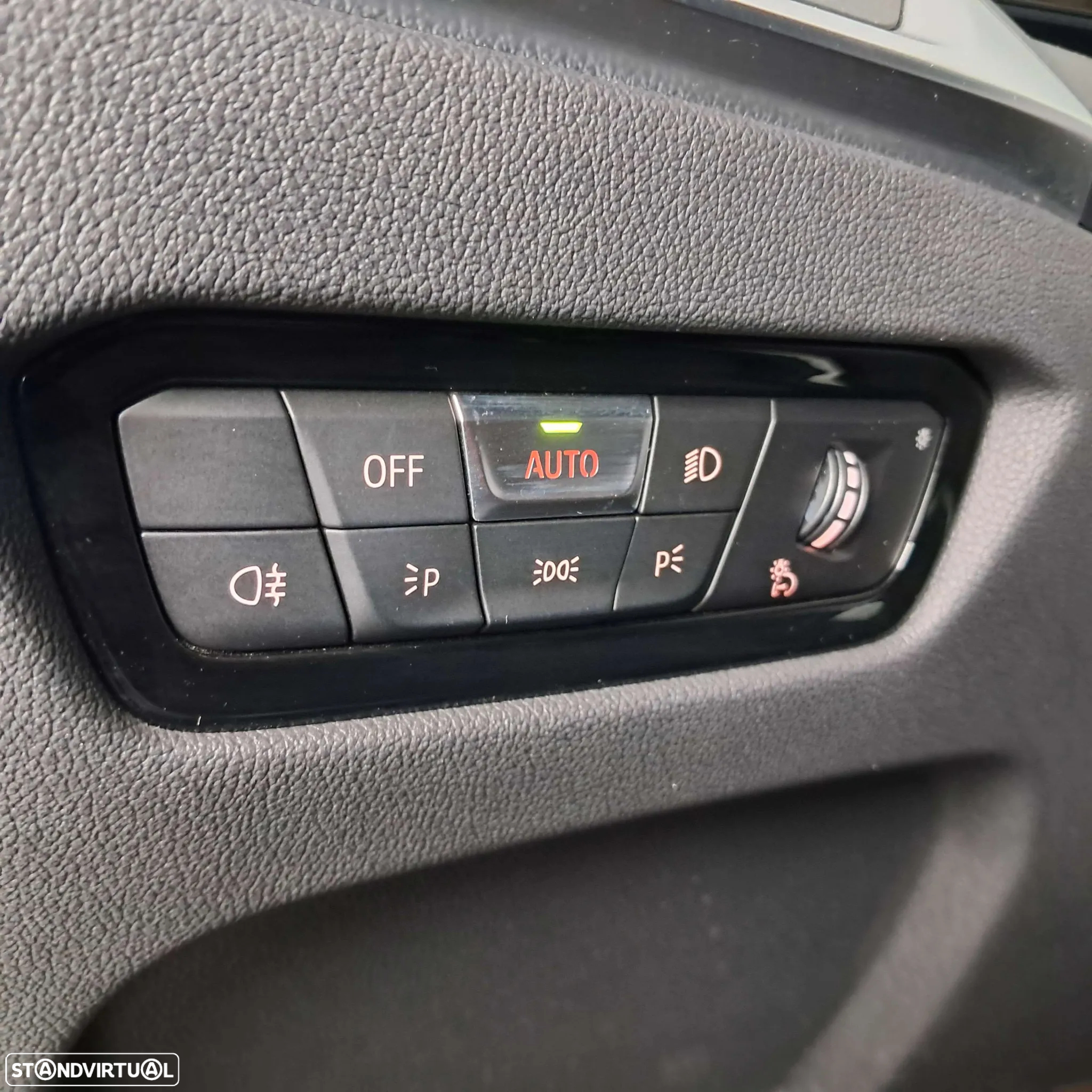 BMW 320 d Touring Pack Desportivo M Auto - 16