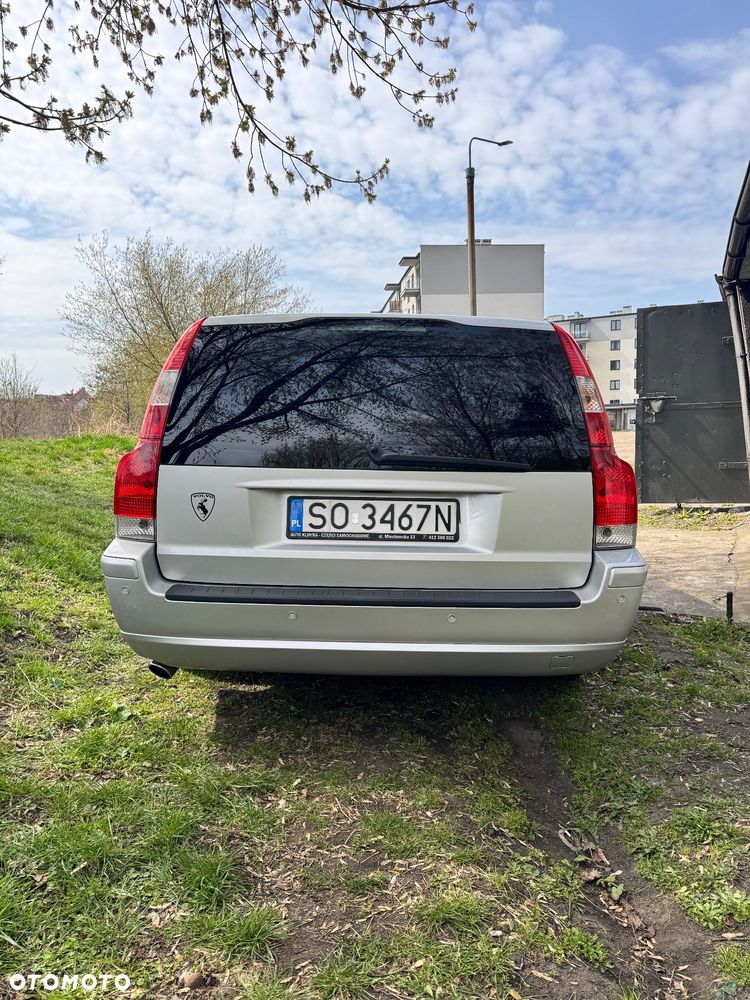 Volvo V70 2.4D5 Momentum - 4