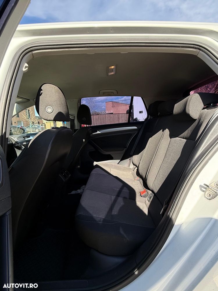 Volkswagen Golf 1.6 TDI BMT Comfortline - 29