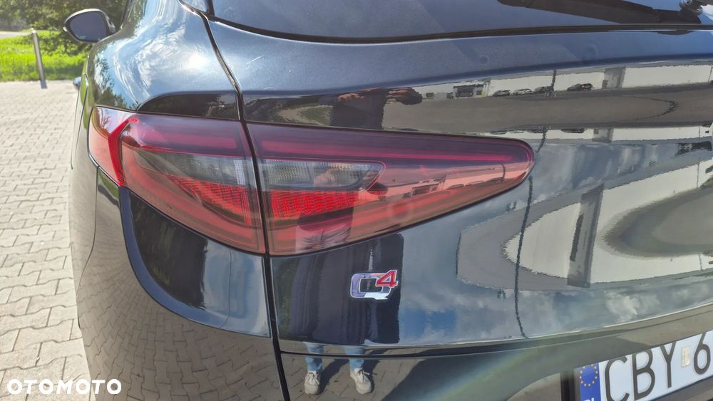 Alfa Romeo Stelvio 2.0 Turbo 16V AT8-Q4 Veloce - 31
