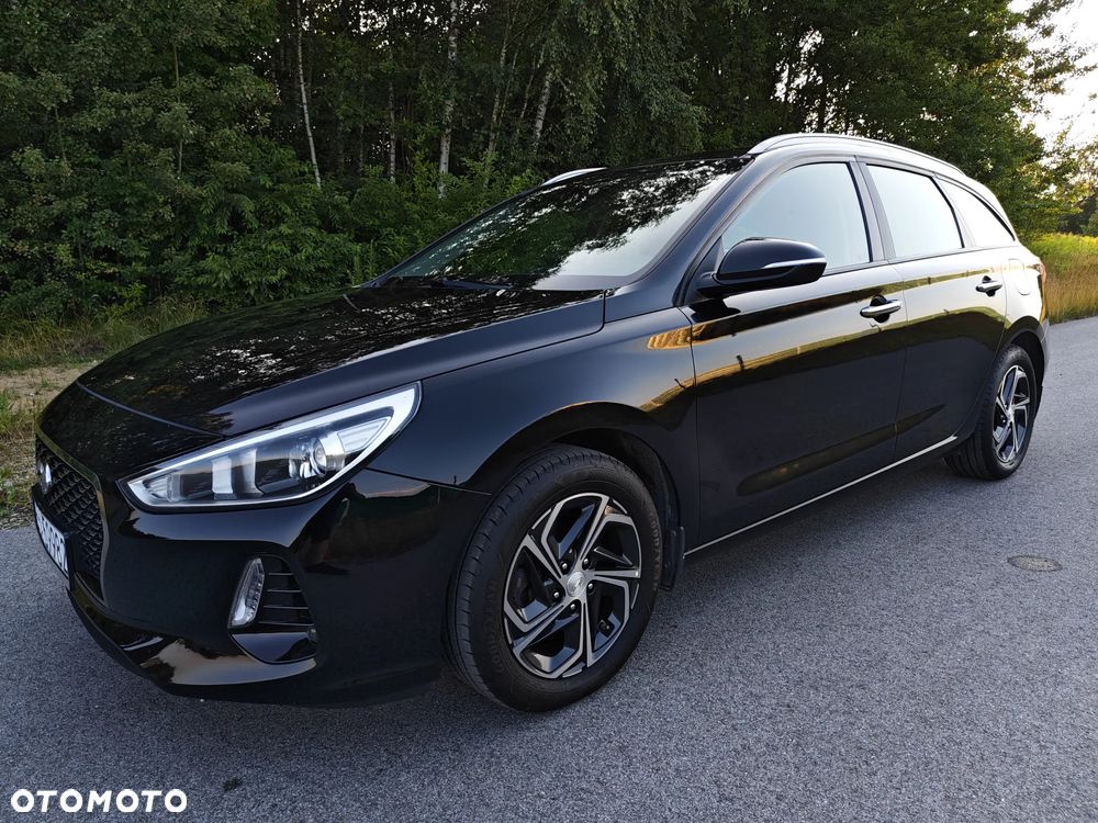 Hyundai i30 blue Kombi 1.6 CRDi Premium - 18