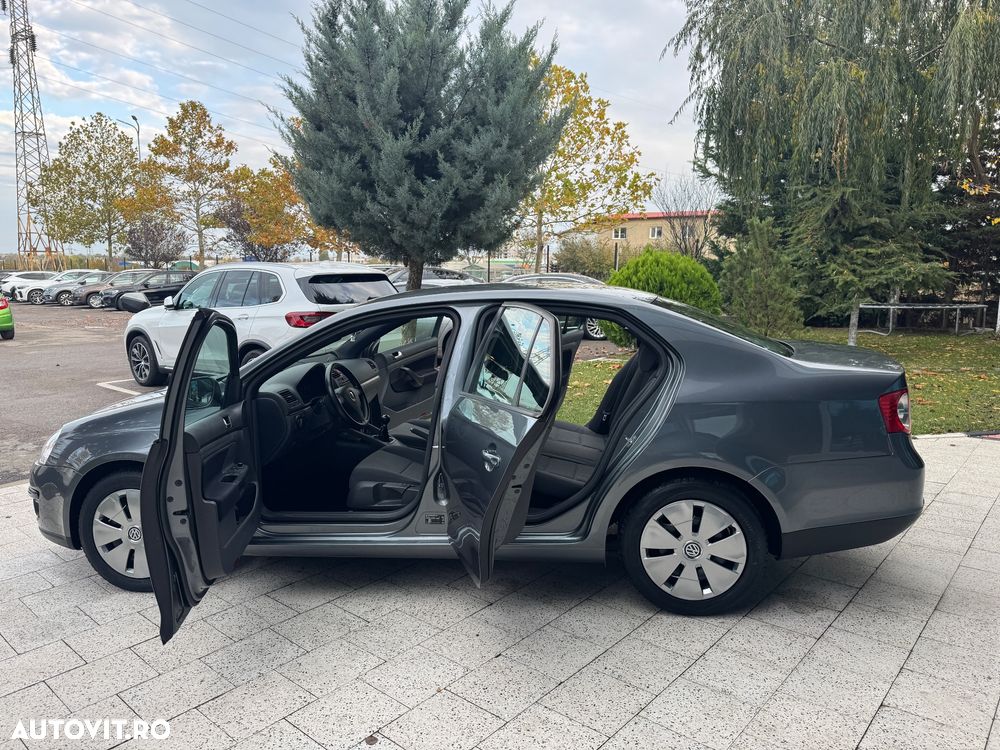 Volkswagen Jetta 1.9 TDI Comfortline - 18