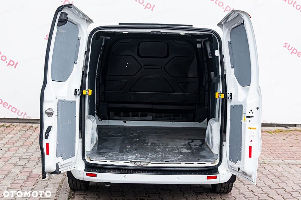 Ford Transit Custom 280 L1H1 Limited 2.0 130KM - 11