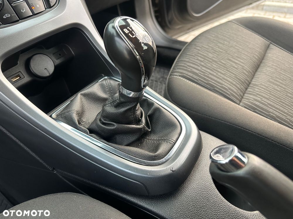 Opel Astra 1.4 Turbo - 29