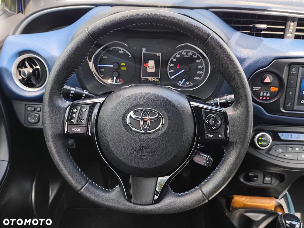 Toyota Yaris Hybrid 100 Premium EU6 - 38