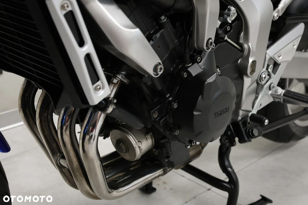 Yamaha FZ - 37