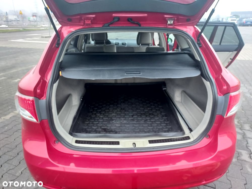 Toyota Avensis 2.0 D-4D Sol plus+NAVI - 16