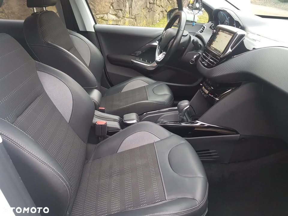 Peugeot 2008 PureTech 110 Stop&Start EAT6 Crossway - 13