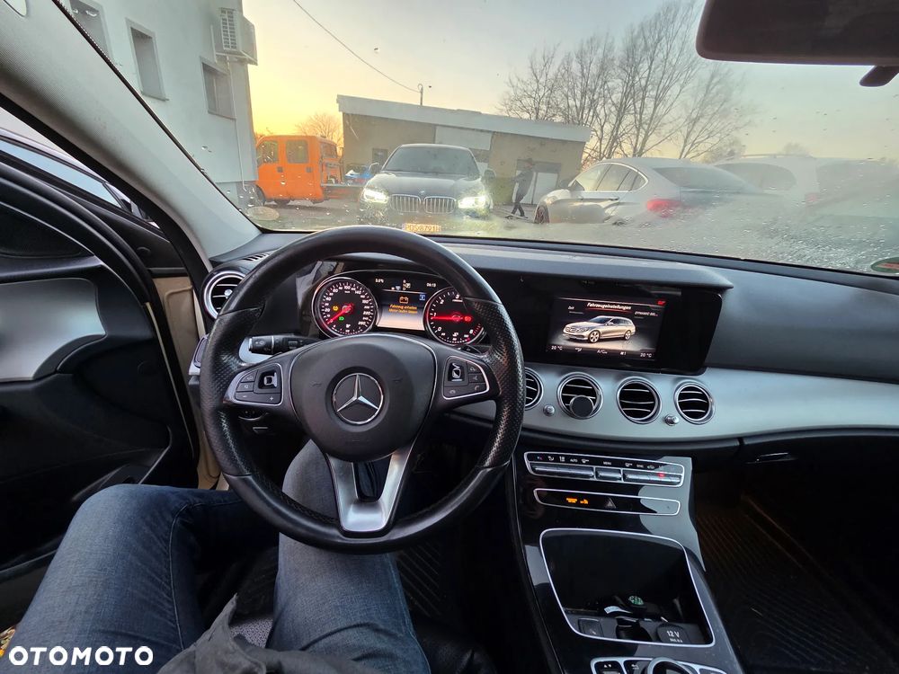 Mercedes-Benz Klasa E - 9