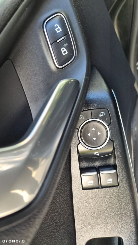 Ford Fiesta 1.1 S&S TITANIUM - 16