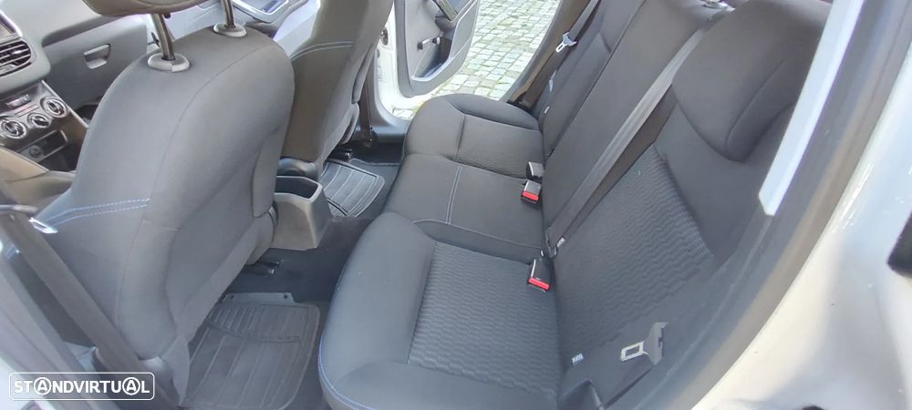 Peugeot 208 1.2 PureTech Signature - 20