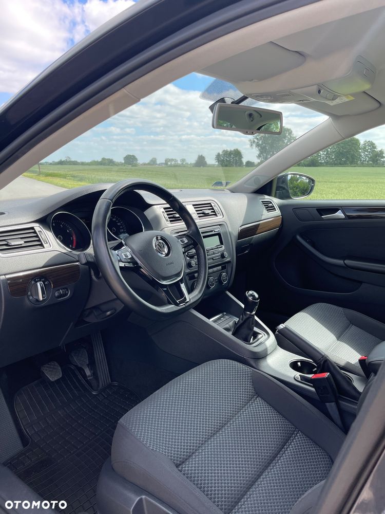 Volkswagen Jetta 1.2 TSI Comfortline - 27