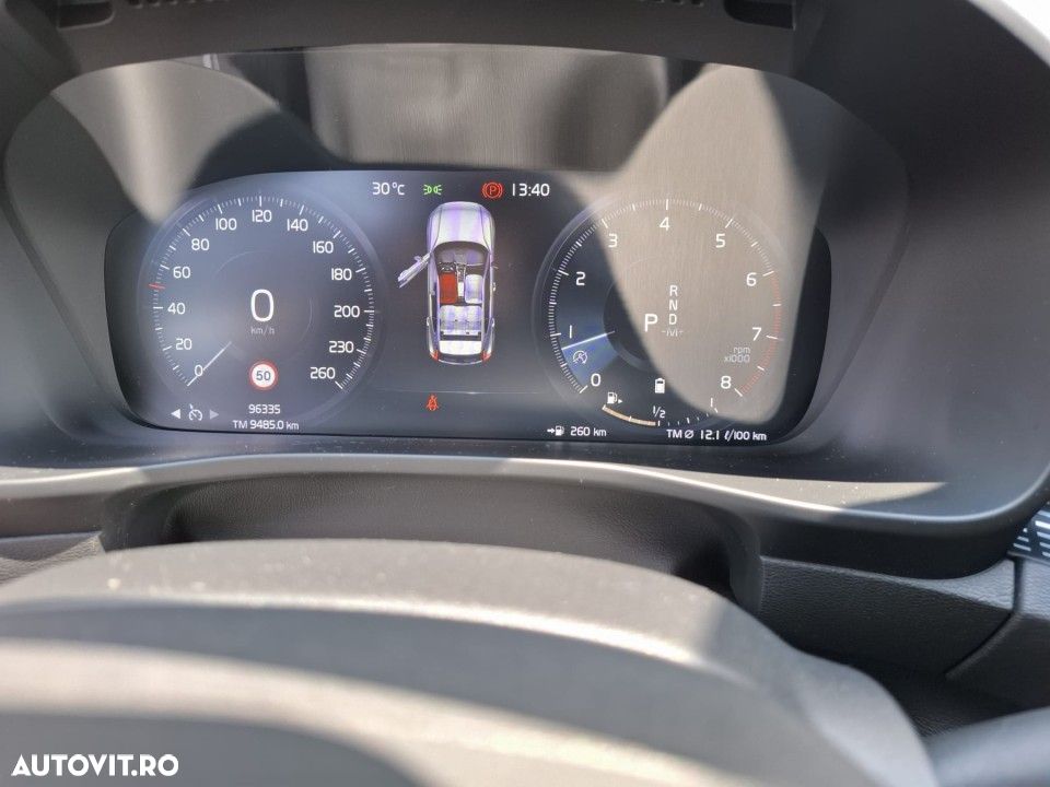 Volvo XC 40 B4 AT8 AWD Mild Hybrid R-Design - 14