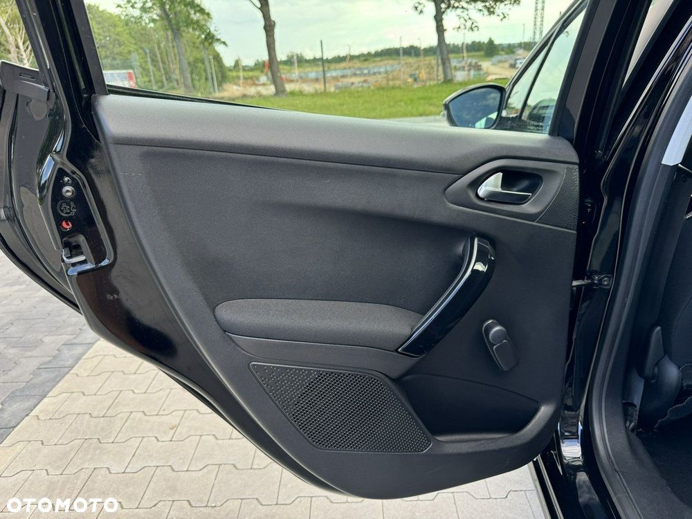 Peugeot 208 BlueHDi 100 Active - 27