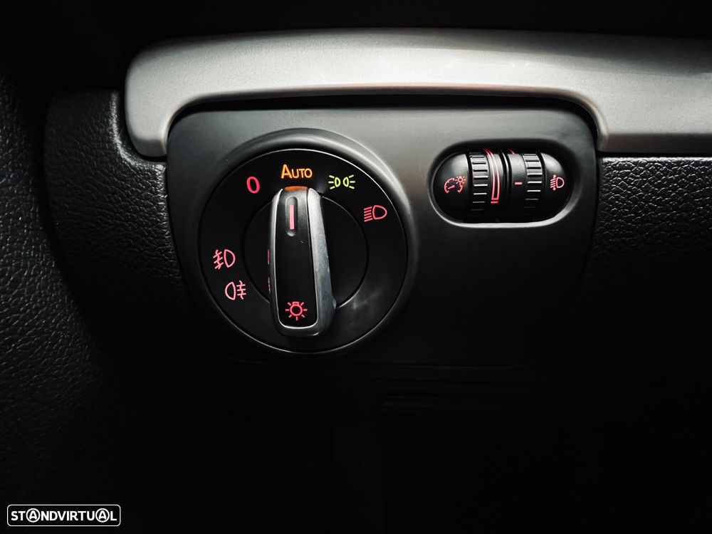 VW Golf 2.0 TDi Sport DSG - 21