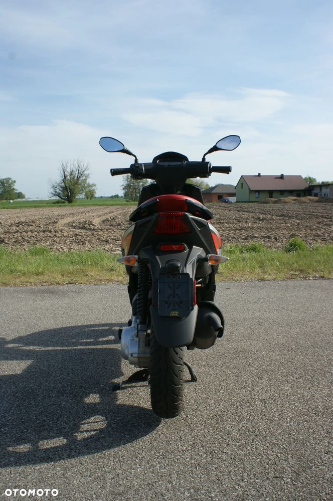 Aprilia SR - 8