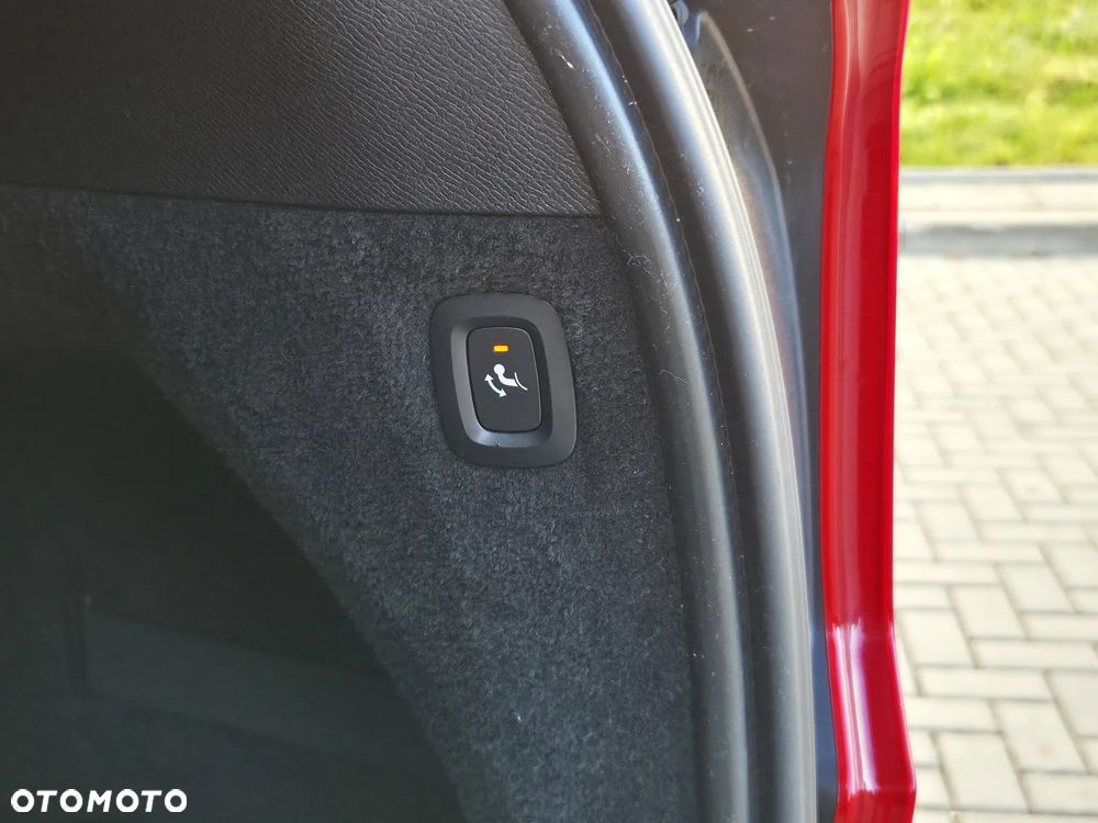 Volvo XC 90 B5 B AWD Momentum Pro - 27
