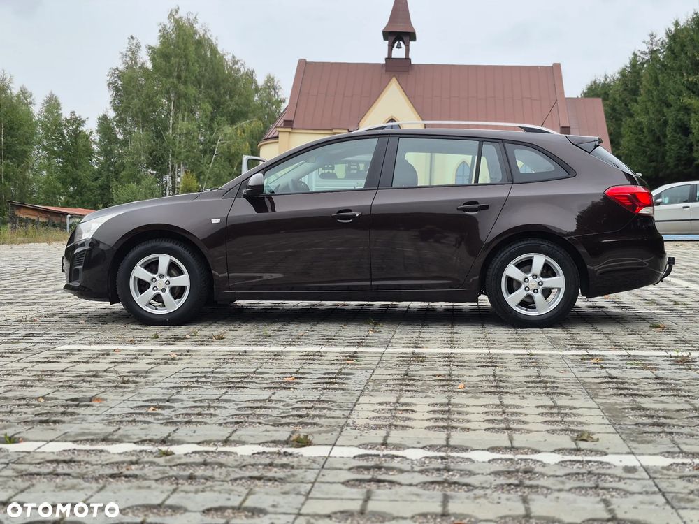 Chevrolet Cruze 1.6 LS - 4