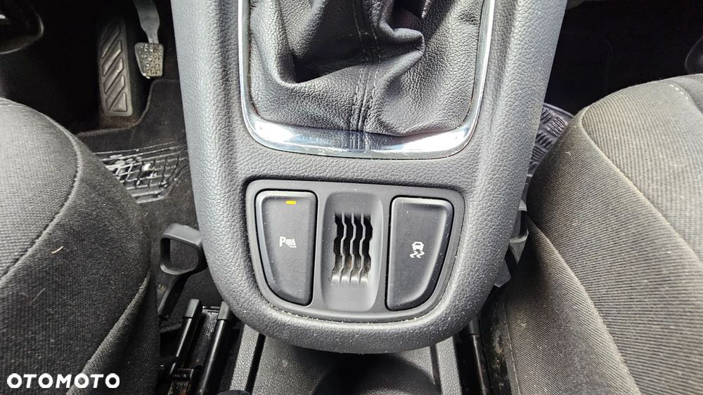 Opel Zafira Tourer 1.6 ECOTEC DIT ecoFLEX Start/Stop Active - 26