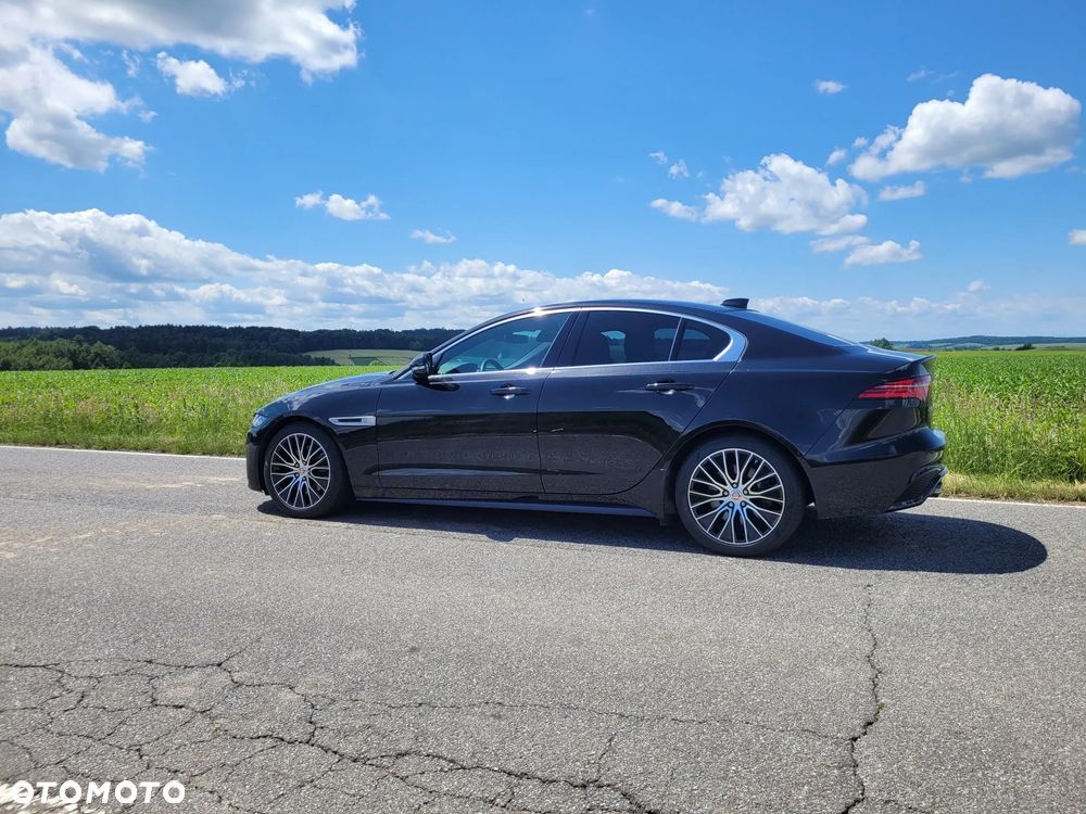 Jaguar XE 2.0 P250 R-Dynamic S - 10