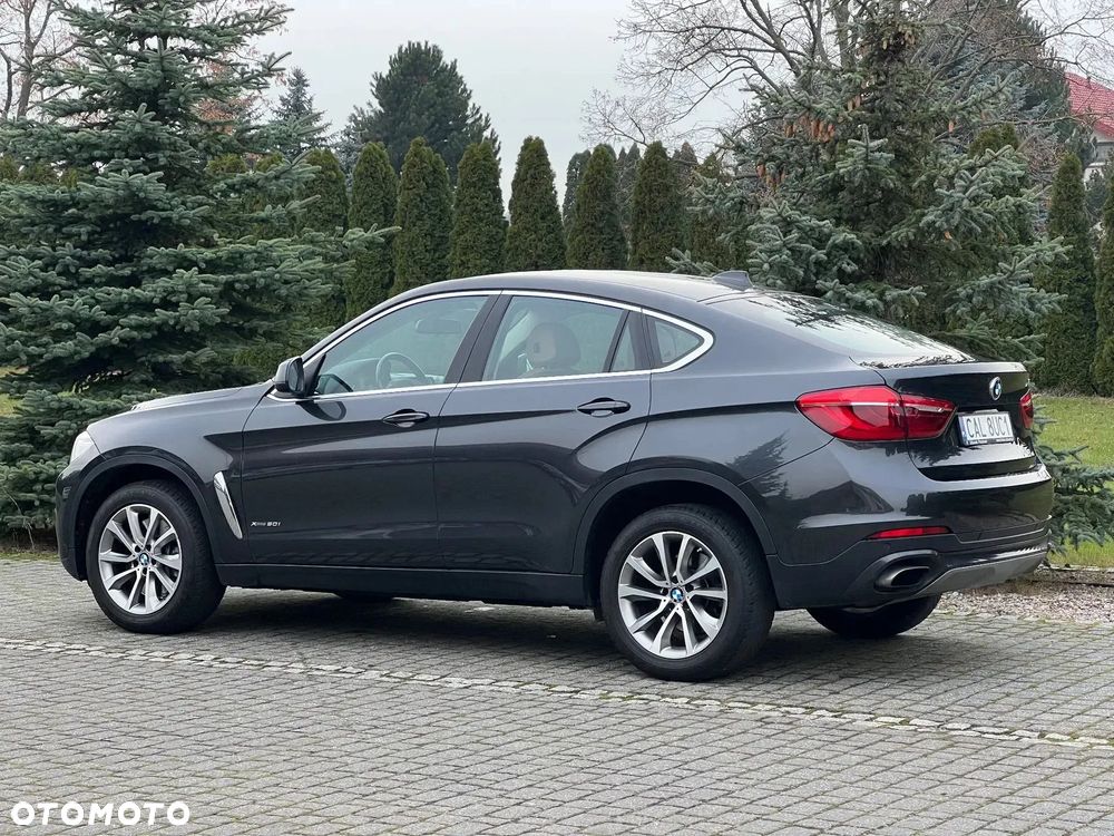 BMW X6 xDrive50i - 11