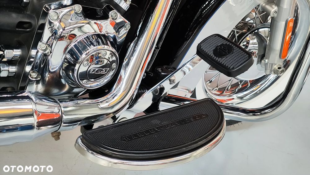 Harley-Davidson Softail Heritage Classic - 38