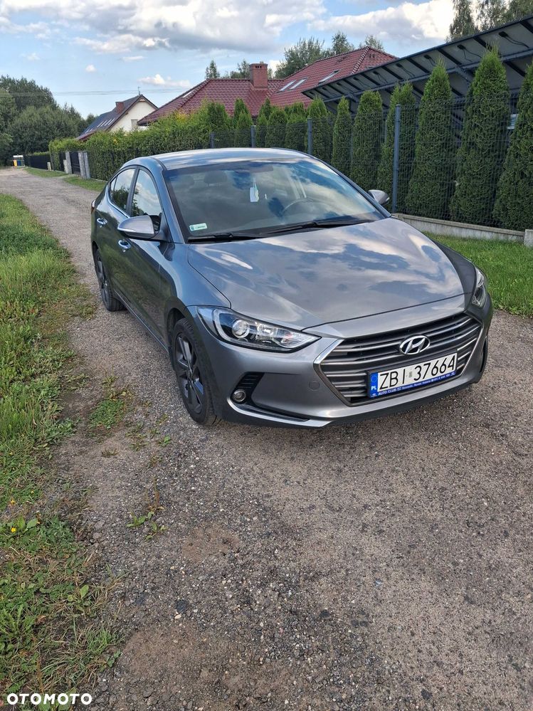 Hyundai Elantra - 1