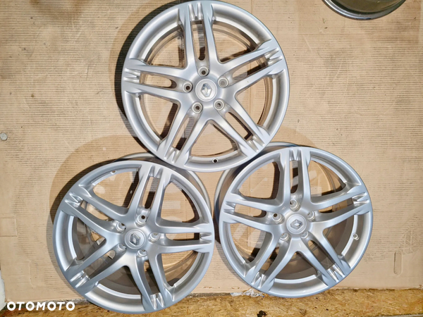 Felgi Aluminiowe 8,25-18 5x114,3x66 ET-Brak Renault A018