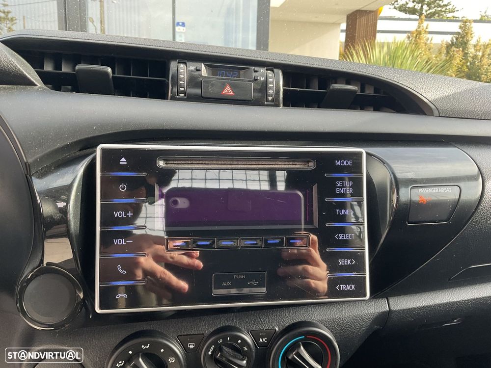 Toyota Hilux 2.4 D-4D 2WD CE - 24