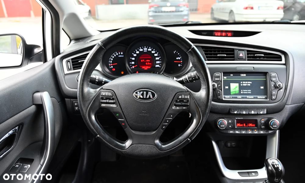 Kia Ceed - 23