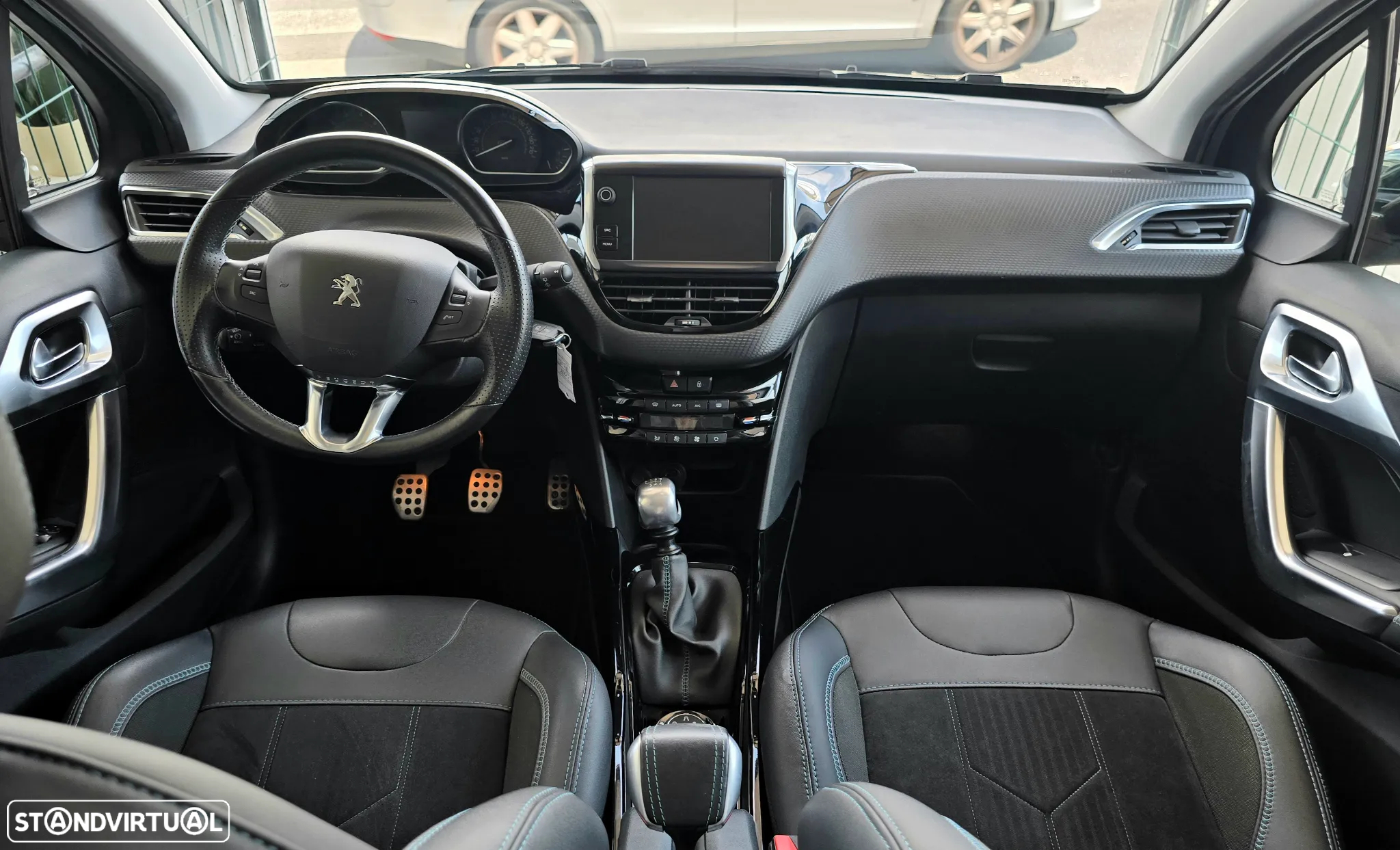 Peugeot 2008 1.2 PureTech Crossway - 16