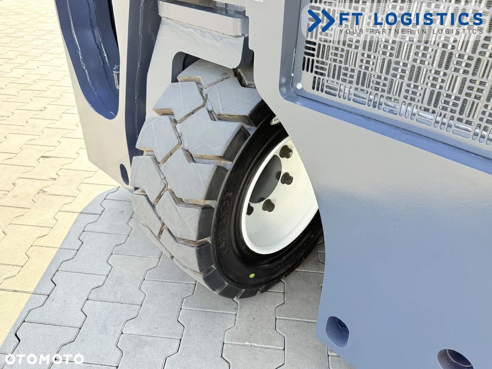 Combilift WÓZEK CZTEROKIERUNKOWY - WIELOKIERUNKOWY | COMBILIFT CB4500 | GAS | TRIPLEX 6400MM | WOLNY SKOK | POZYCJONER WIDEŁ | PRZESUW WIDEŁ | STAN IDEALNY | Szeroka oferta wózków czterokierunkowych i bocznych, dopasowanych do różnorodnych potrzeb i zastosowań - 9