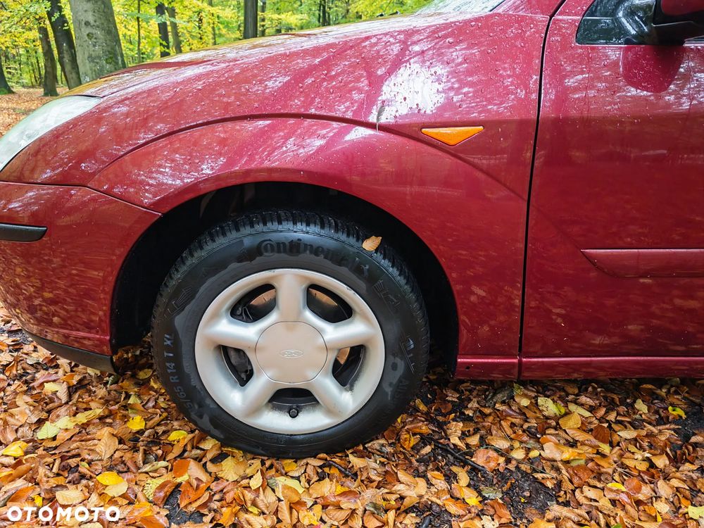 Ford Focus 1.6 Ghia - 30