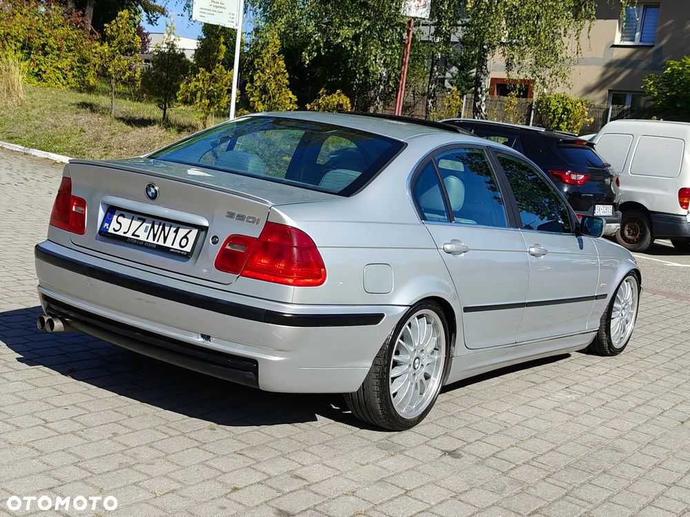 BMW Seria 3 320i - 11
