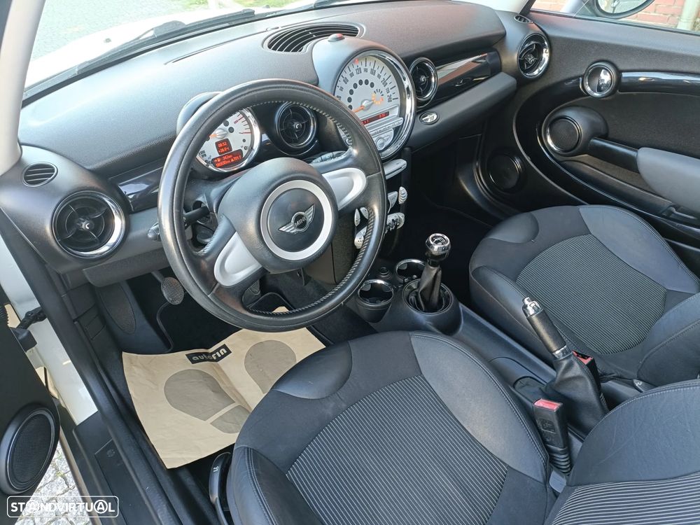 MINI Clubman Cooper D - 8