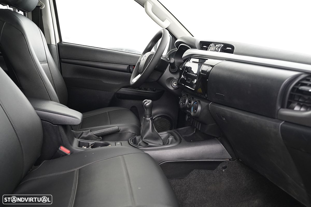 Toyota Hilux 2.4 D-4D 4WD CD CM - 19