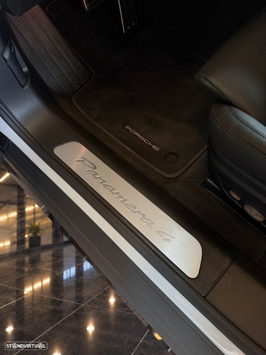 Porsche Panamera 4 E-Hybrid - 6