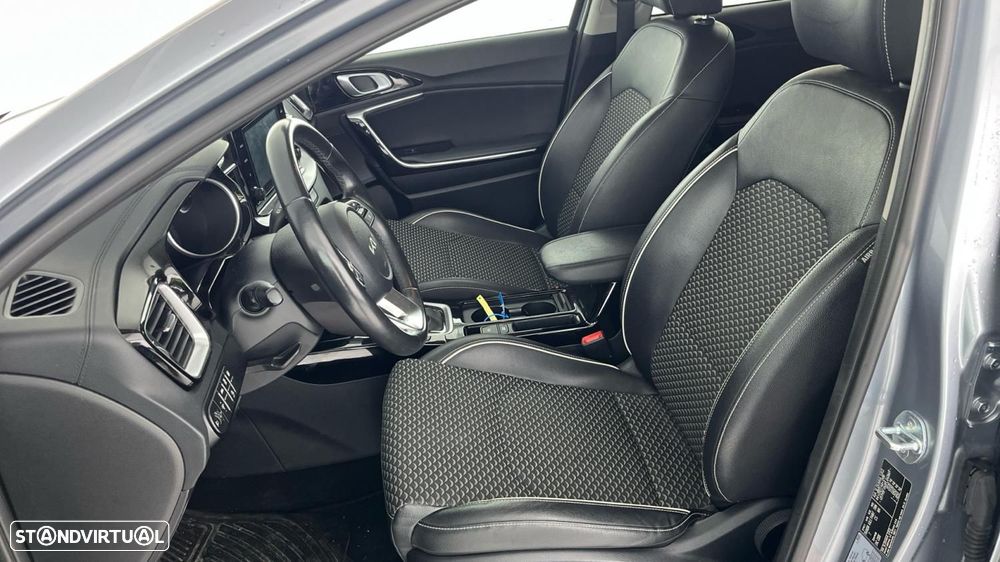 Kia XCeed 1.6 GDi PHEV Drive - 30