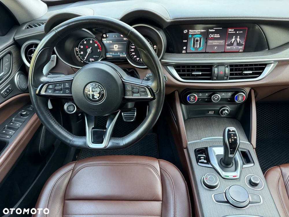Alfa Romeo Stelvio 2.0 Turbo TI Q4 - 25