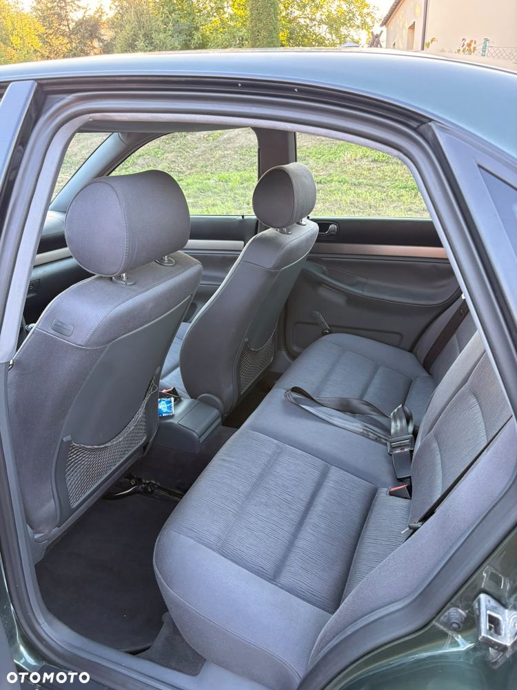 Audi A4 Limousine 1.6 - 10
