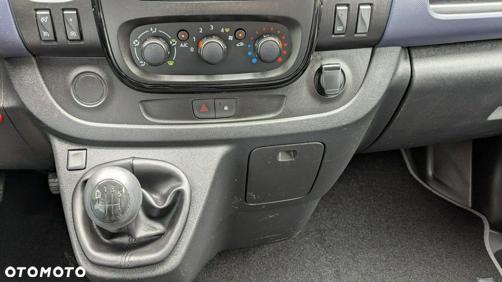 Opel Vivaro - 25