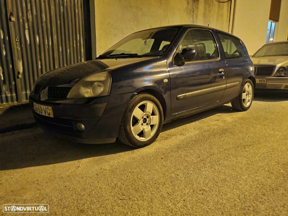 Renault Clio - 1